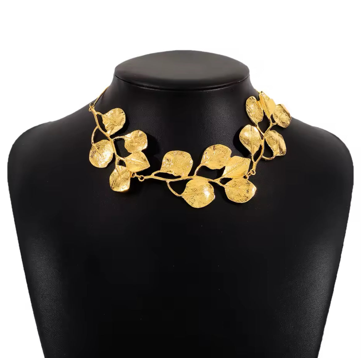 COLLAR HOJAS METÁLICAS