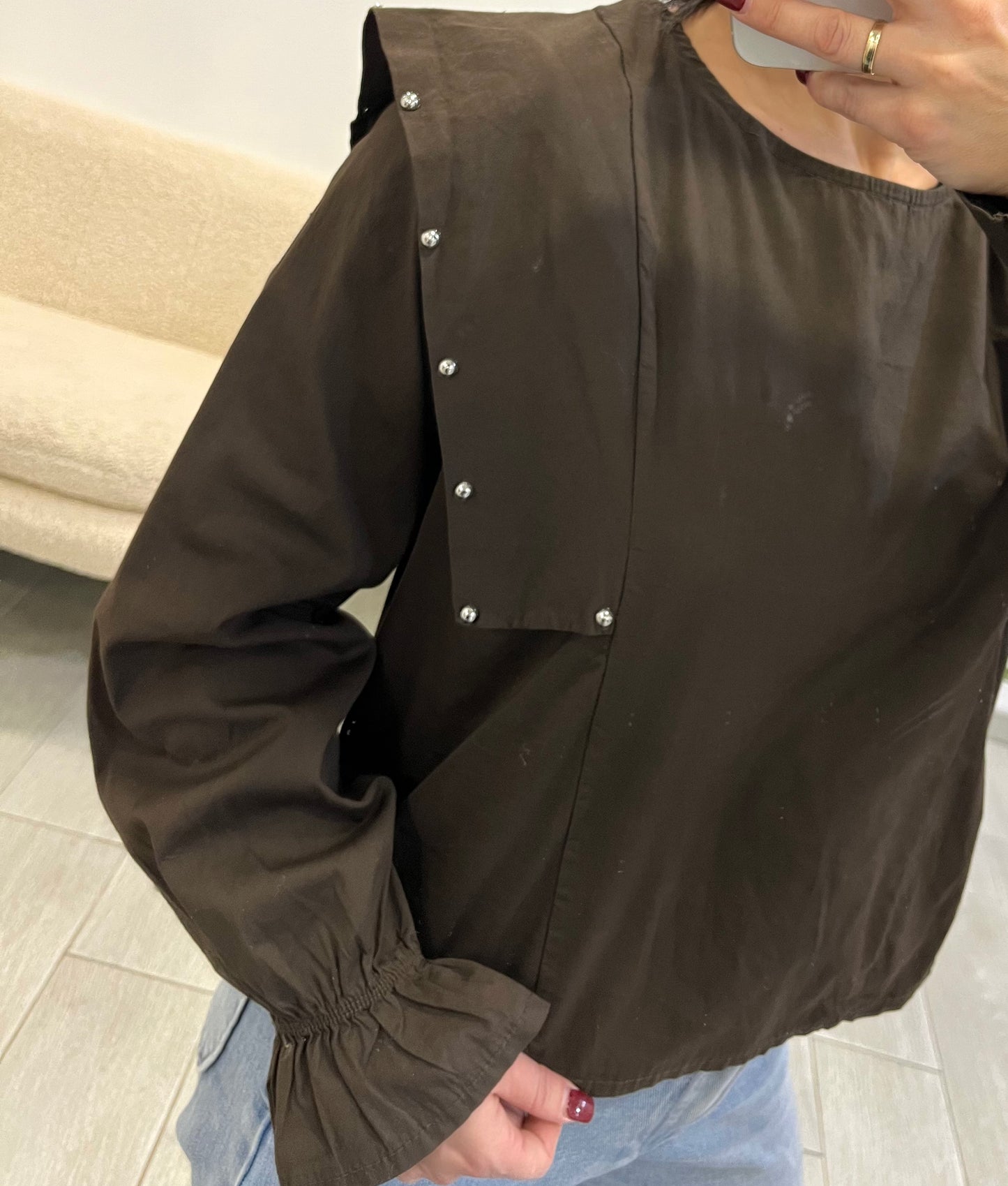 BLUSA TACHAS MARRÓN