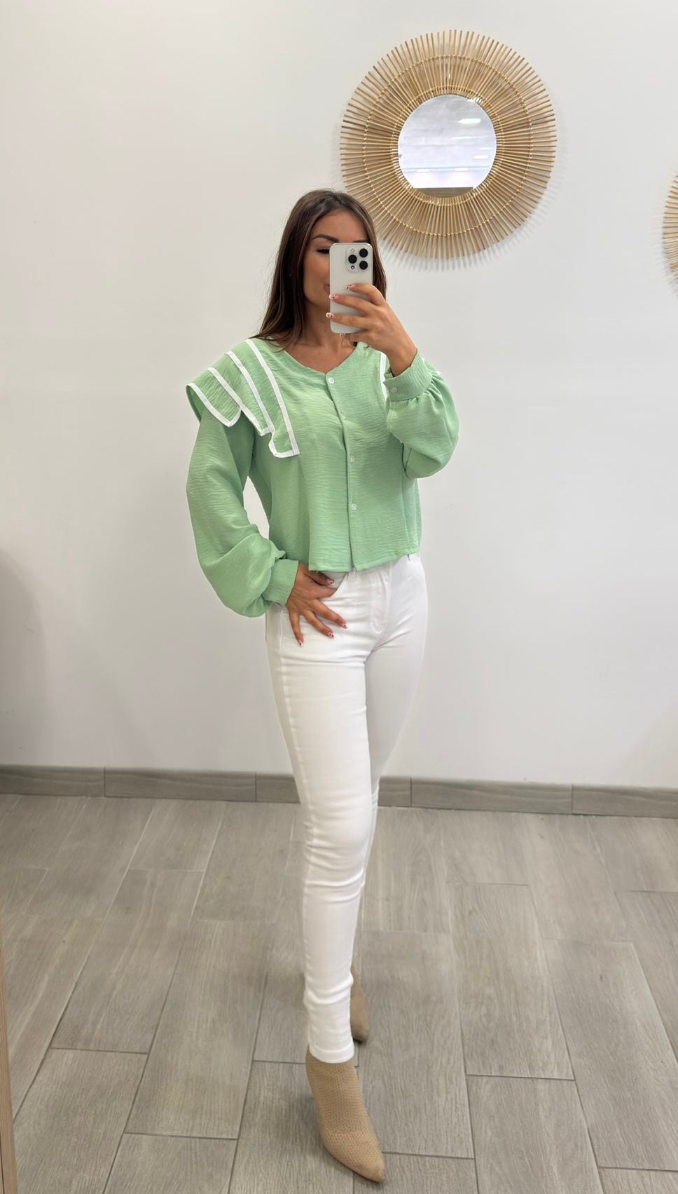 CAMISA DETALLE EN HOMBRO VERDE MENTA