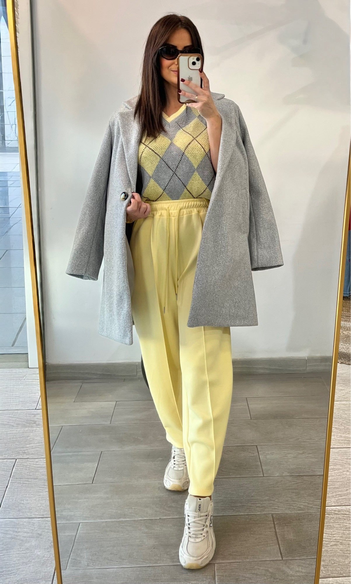 CHALECO ROMBOS GRIS/AMARILLO