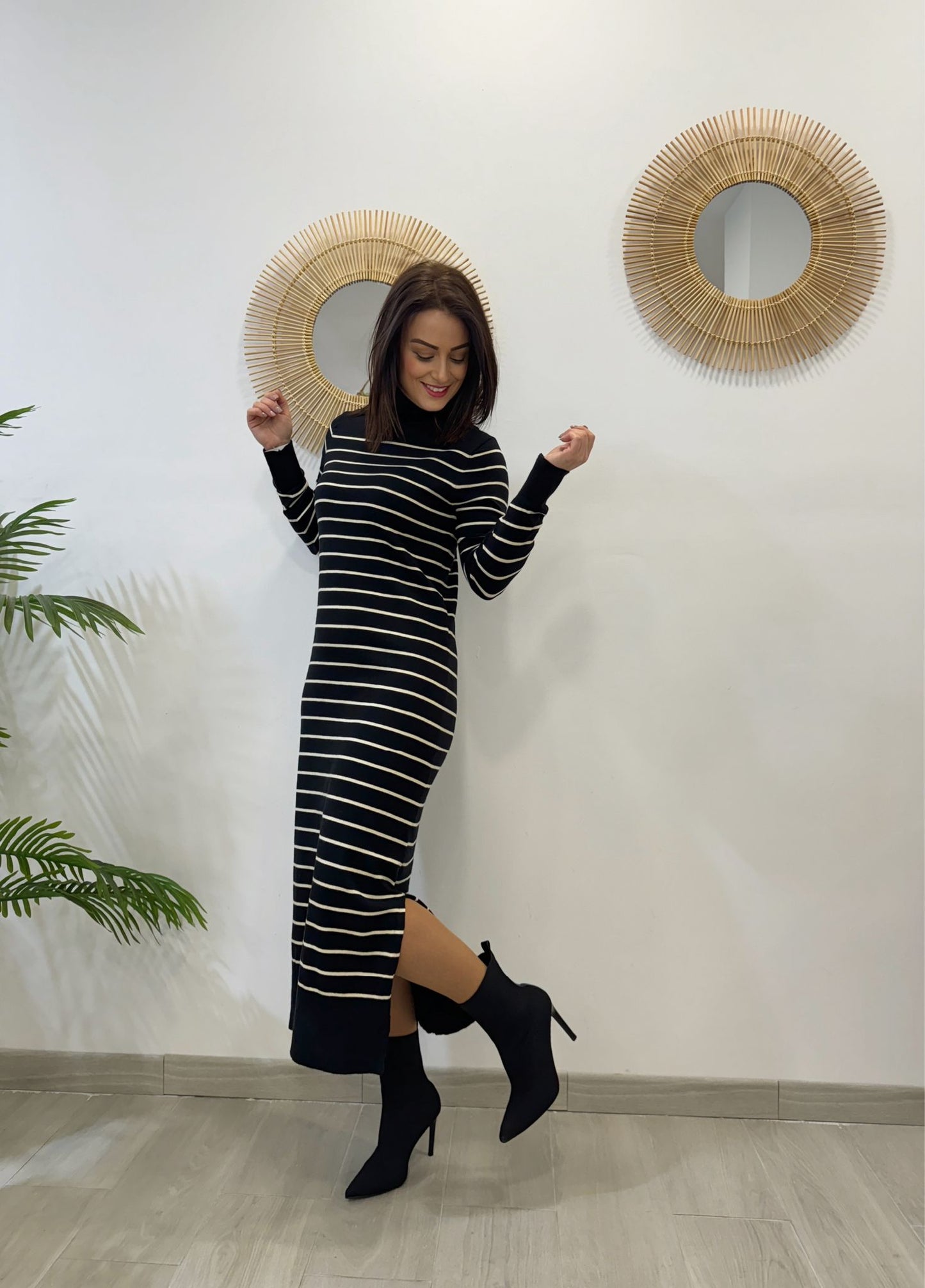VESTIDO CUELLO VUELTO RAYAS NEGRO
