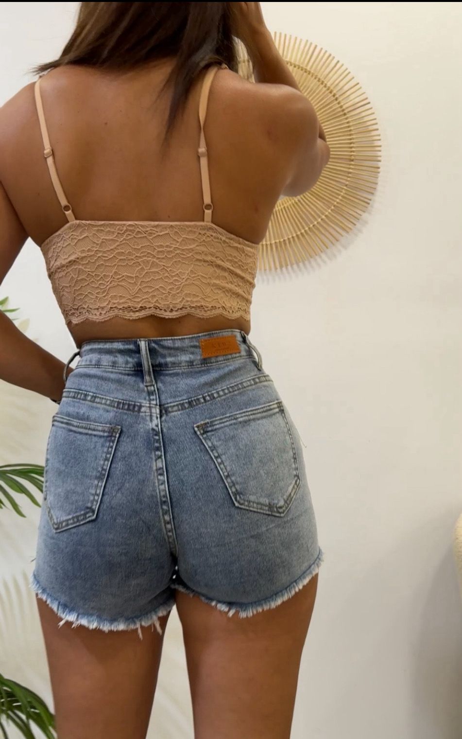 SHORTS DENIM TIRO ALTO