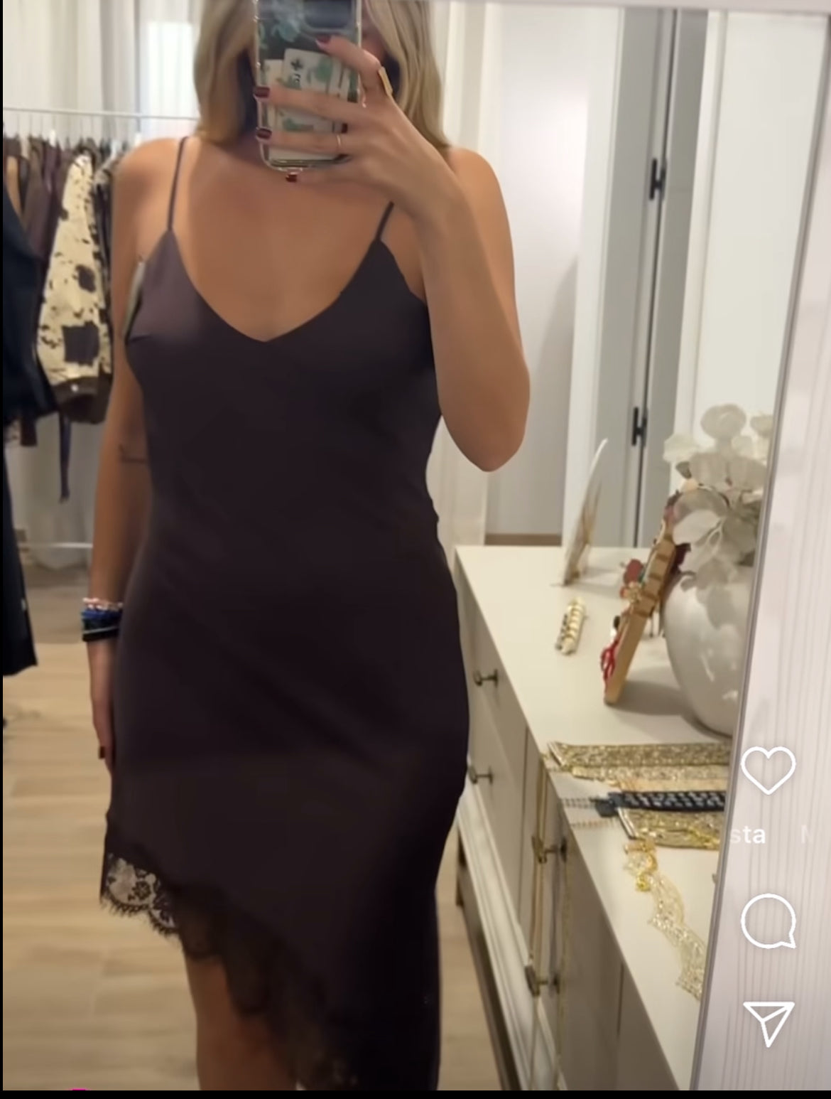 VESTIDO LENCERO