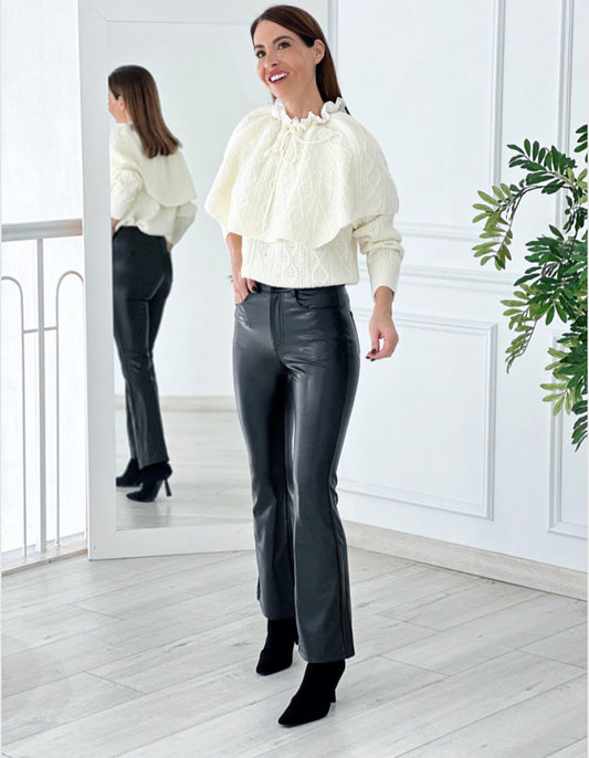 PANTALÓN FLARED EFECTO PIEL