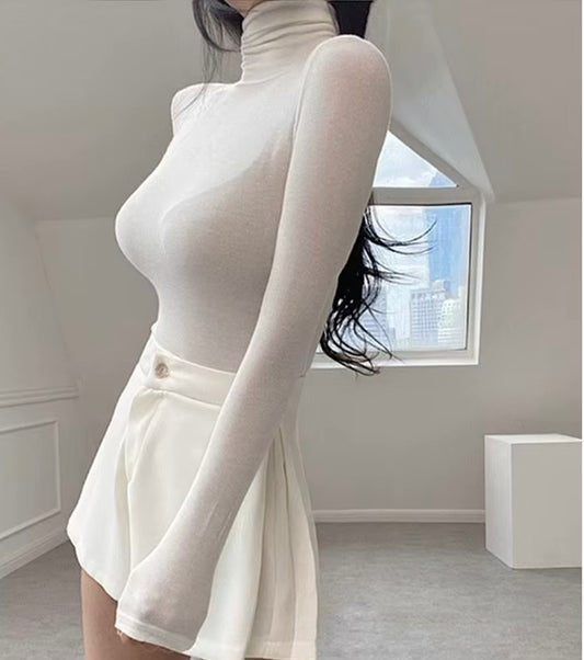 CAMISETA BÁSICA CUELLO ALTO