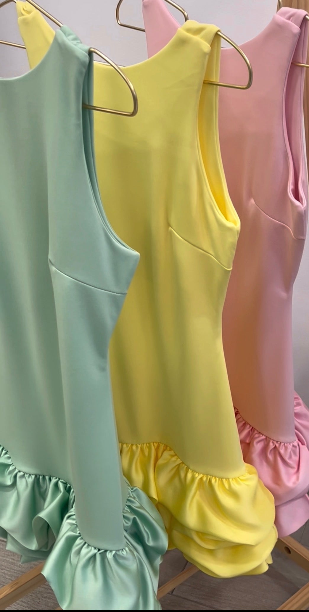 VESTIDO/ MONO VOLANTES