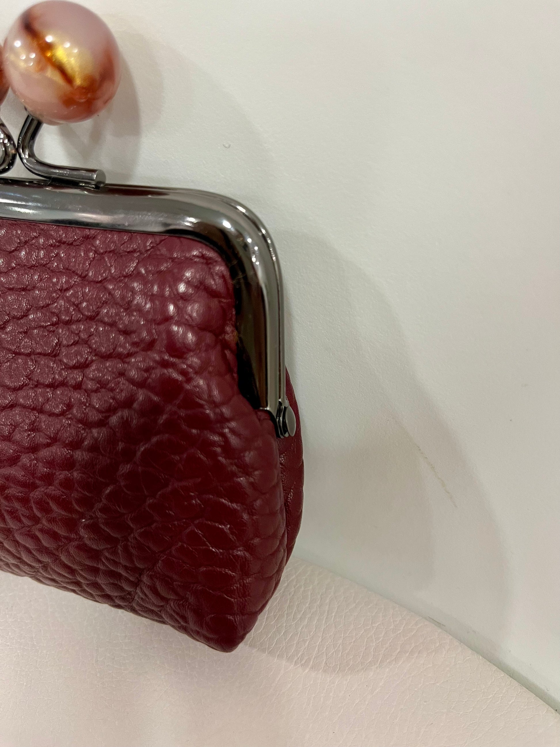 MONEDERO CLIP BURDEOS - Lolitas