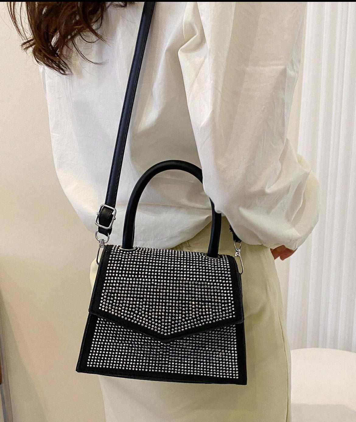 BOLSO NEGRO BRILLANTES STRASS