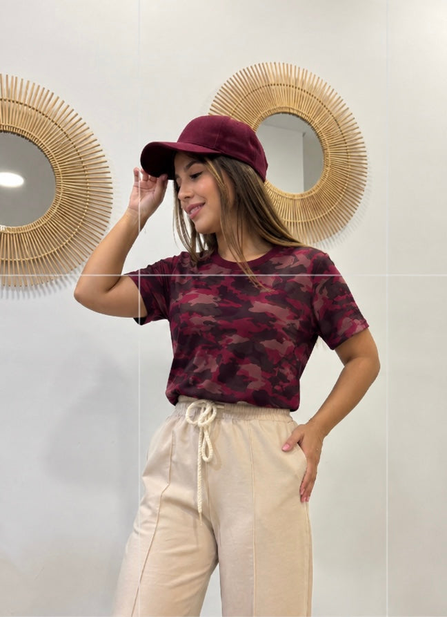 CAMISETA CAMUFLAJE BURDEOS