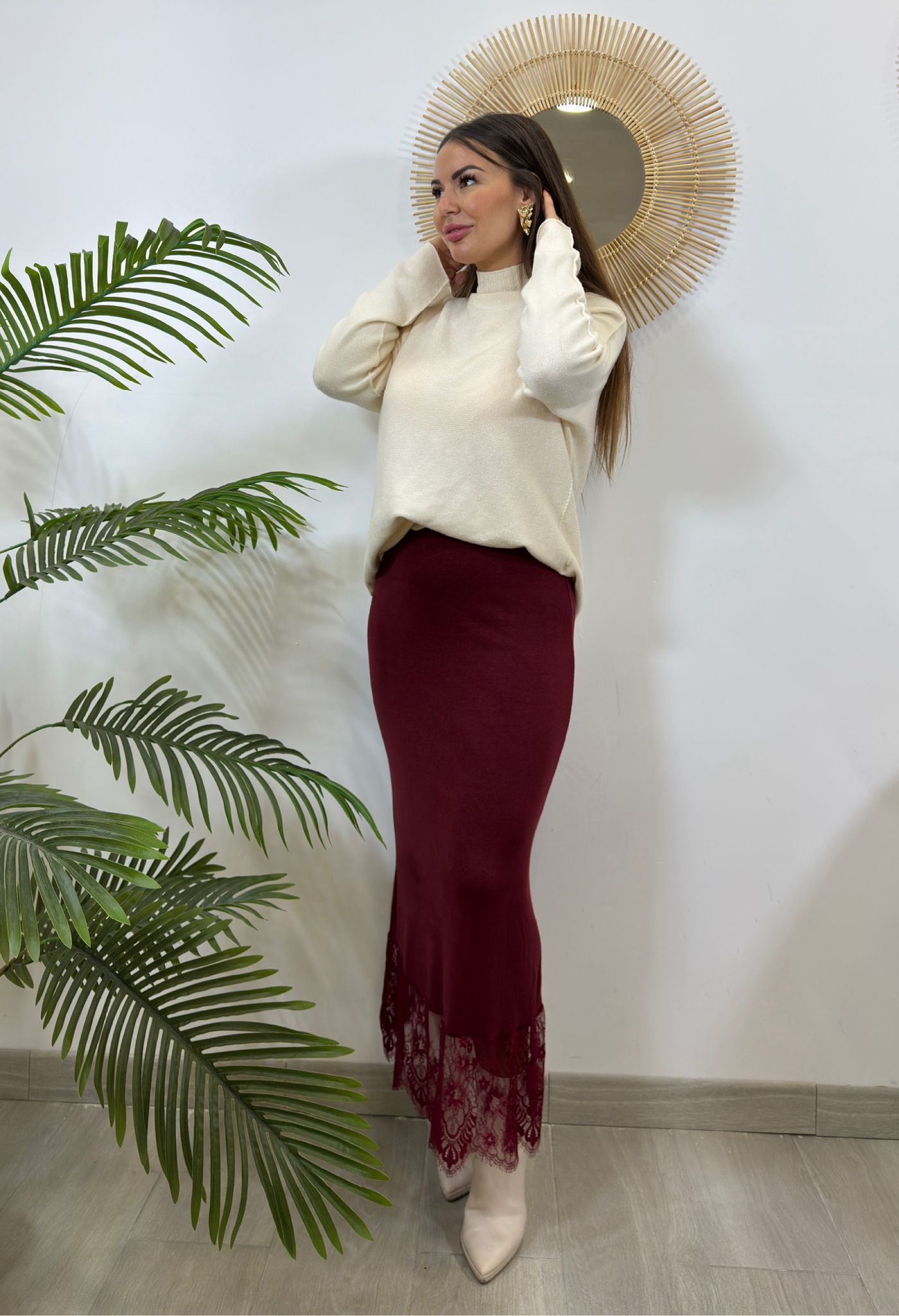 FALDA BAJO ENCAJE BURDEOS