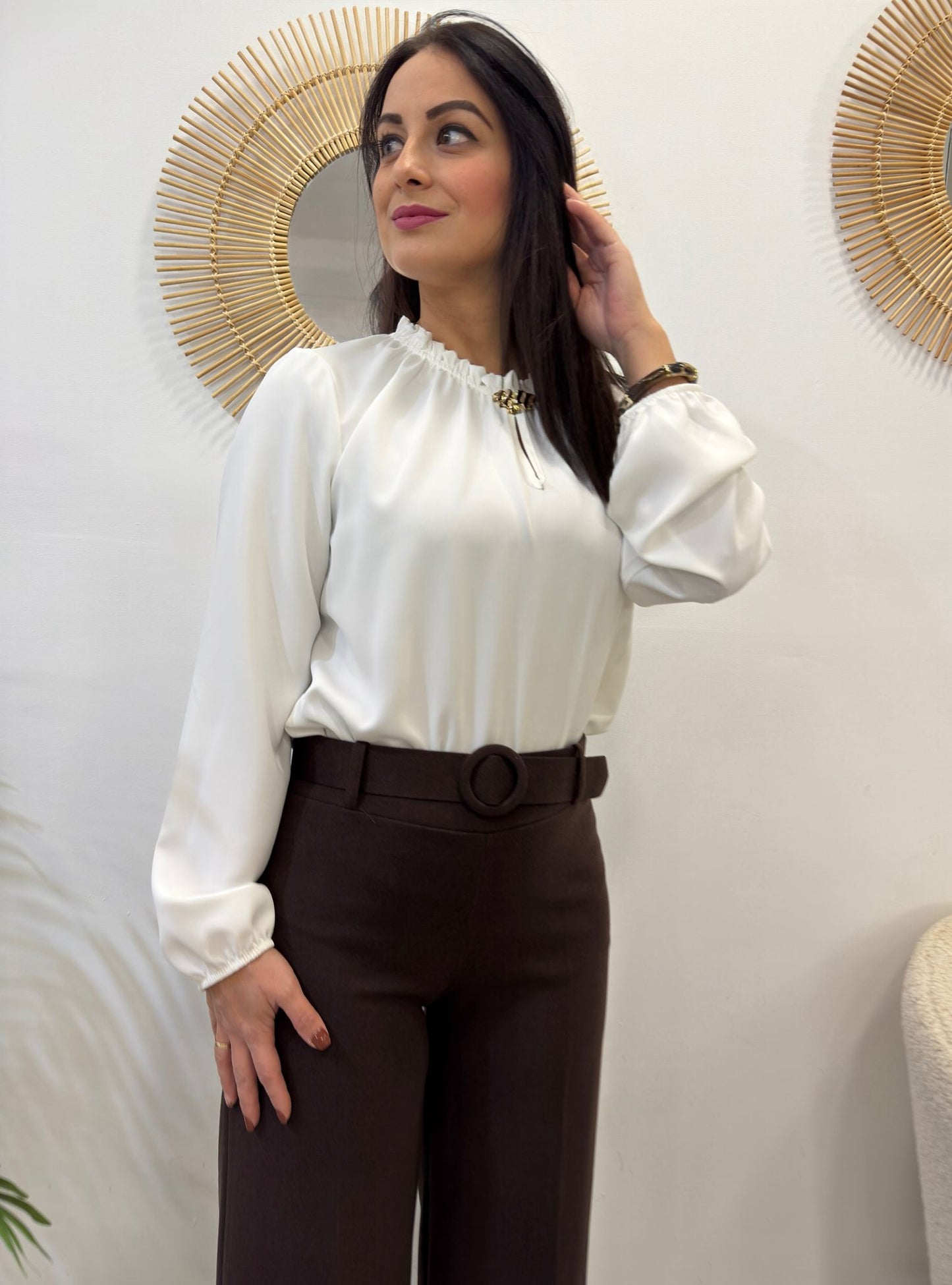 BLUSA BROCHE DORADO BLANCA