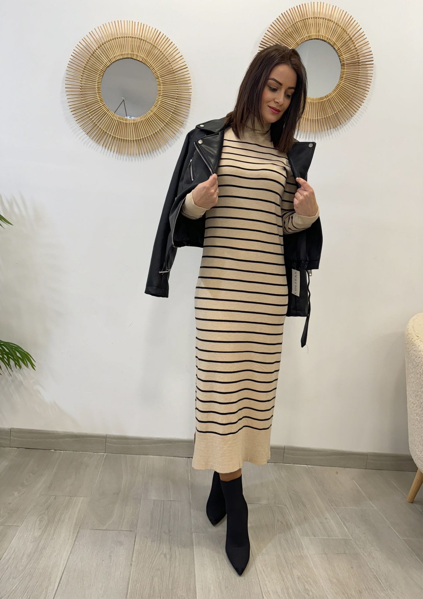 VESTIDO DE PUNTO RAYAS CUELLO VUELTO