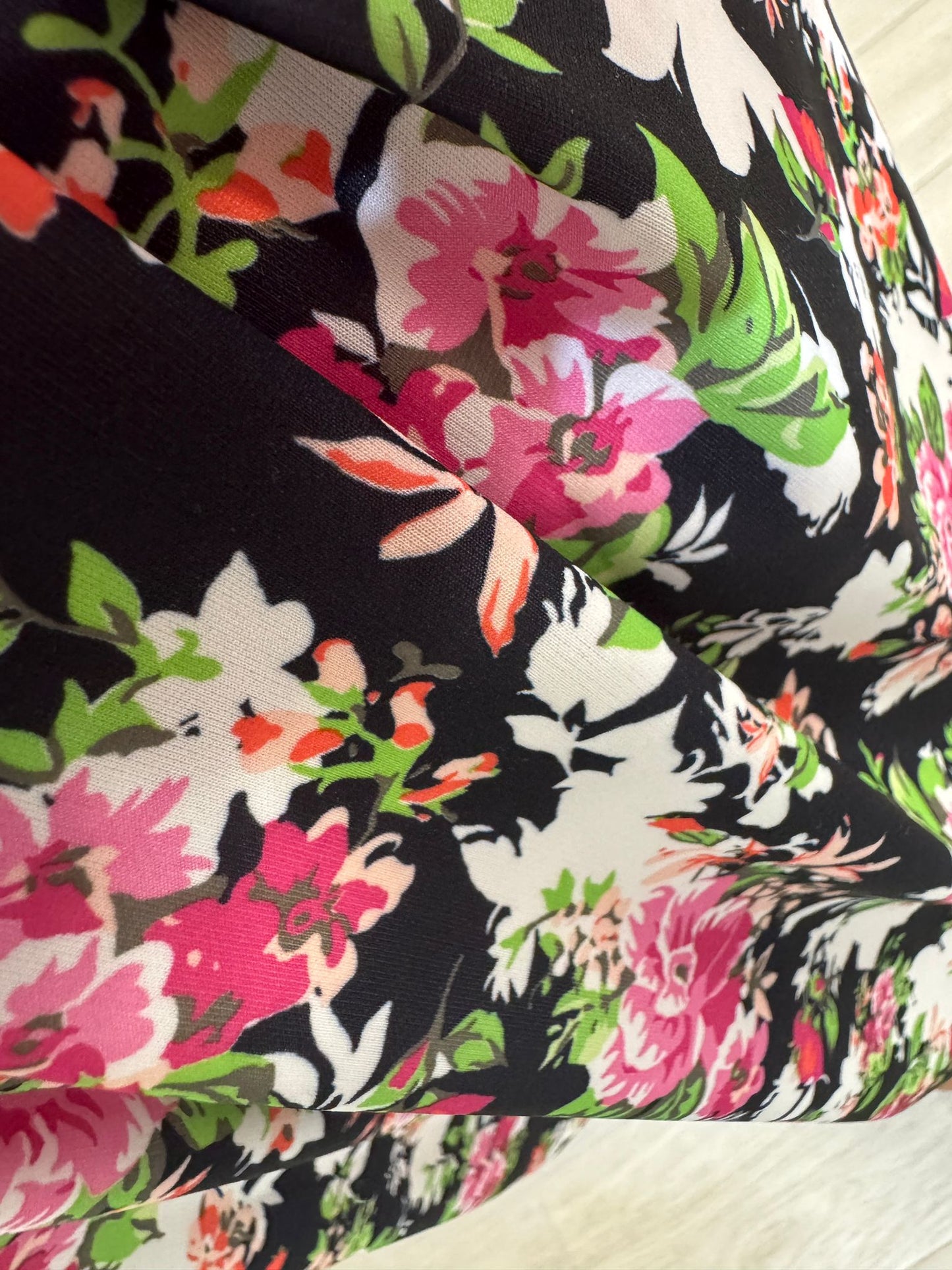 FALDA TABLAS ESTAMPADO FLORAL