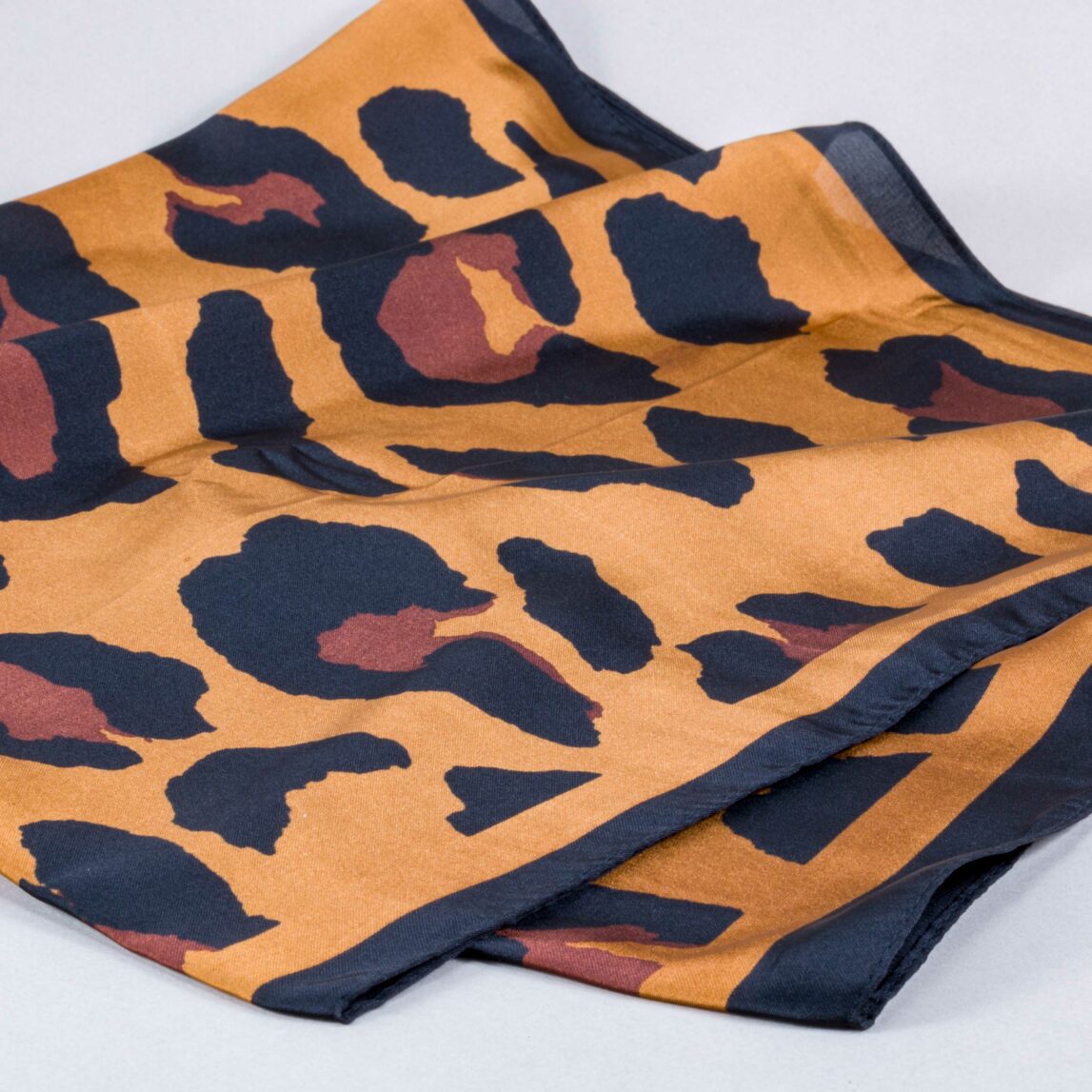 PAÑUELO SATINADO ANIMAL PRINT - Lolitas