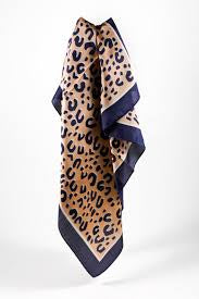 PAÑUELO ANIMAL PRINT CAMEL