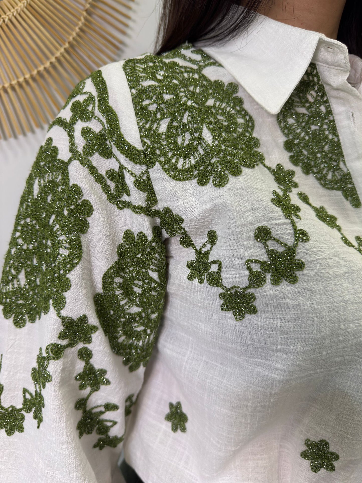 CAMISA BORDADOS VERDE